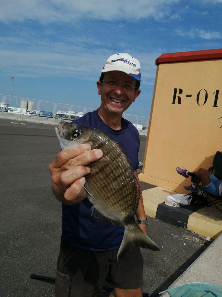 Pescando en Valencia modalidad Corcheo Mar